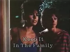 Hij neukt haar met een lief pornofilms gratis kijken poesje.
