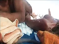 Passionele jumper springt van de gratis porno kijk top en komt binnen