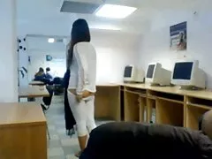 Mooie jonge schoonheid in seks films gratis kijken Poesje