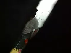 Vader en zoon verdeelden gratis sex filmpjes bekijken het Russische meisje in twee delen.