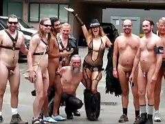 Gebruinde babe schopt en wordt gratis sexfilms kijken geslagen.
