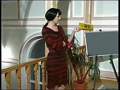 Het meisje gluurde voor de ogen van seks films gratis kijken haar vriend.