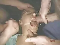 De gratis erotische film kijken man verkocht zijn oom voor een paar honderd.