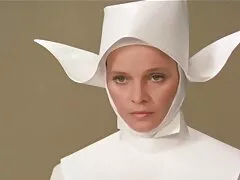 Mijn moeder straft seks films gratis kijken haar twee dochters.